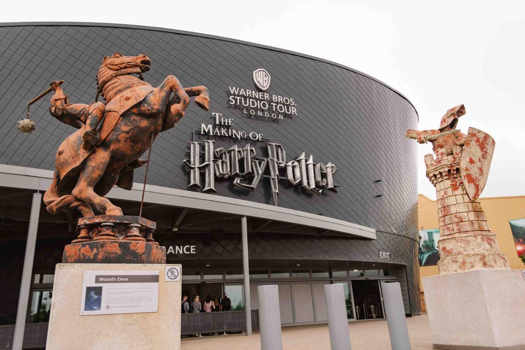 Ensuite Master Bedroom, Private Bathroom, Inside Family Home, Walking Distance To Harry Potter Watford  Exteriör bild